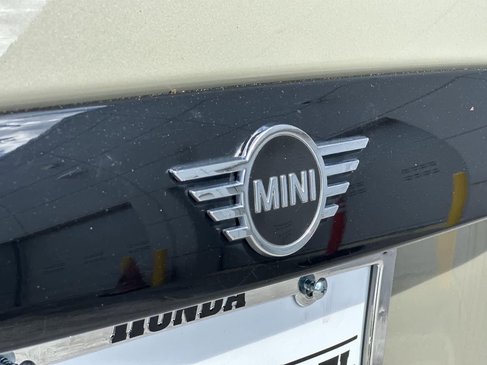 Used 2019 MINI Cooper S w/ Signature Upholstery Package FWD image 9
