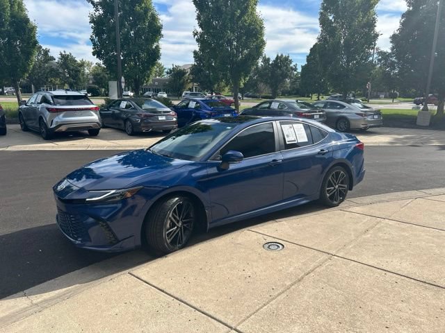 Used 2025 Toyota Camry XSE FWD image 3
