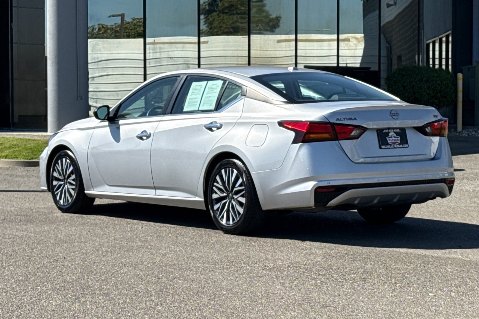 Certified 2024 Nissan Altima 2.5 SV FWD image 8