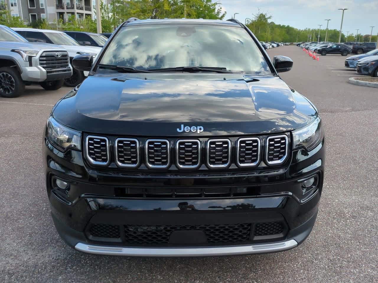 Used 2026 Jeep Compass Limited AWD/4WD image 9