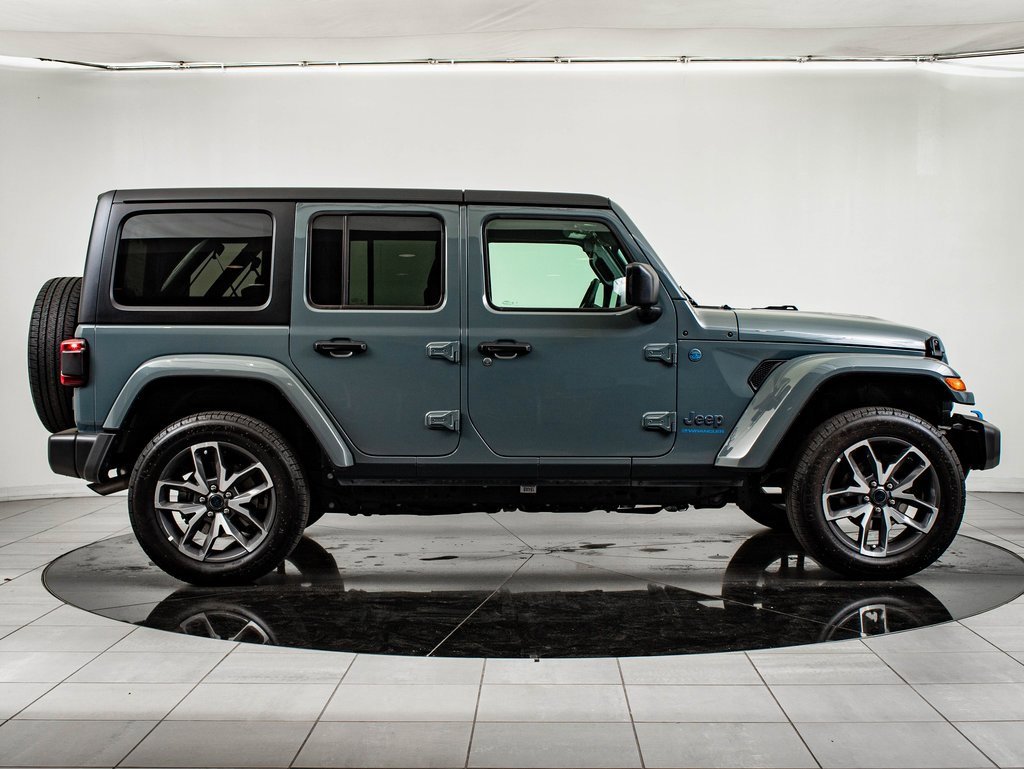Used 2024 Jeep Wrangler Unlimited w/ Convenience Group image 11