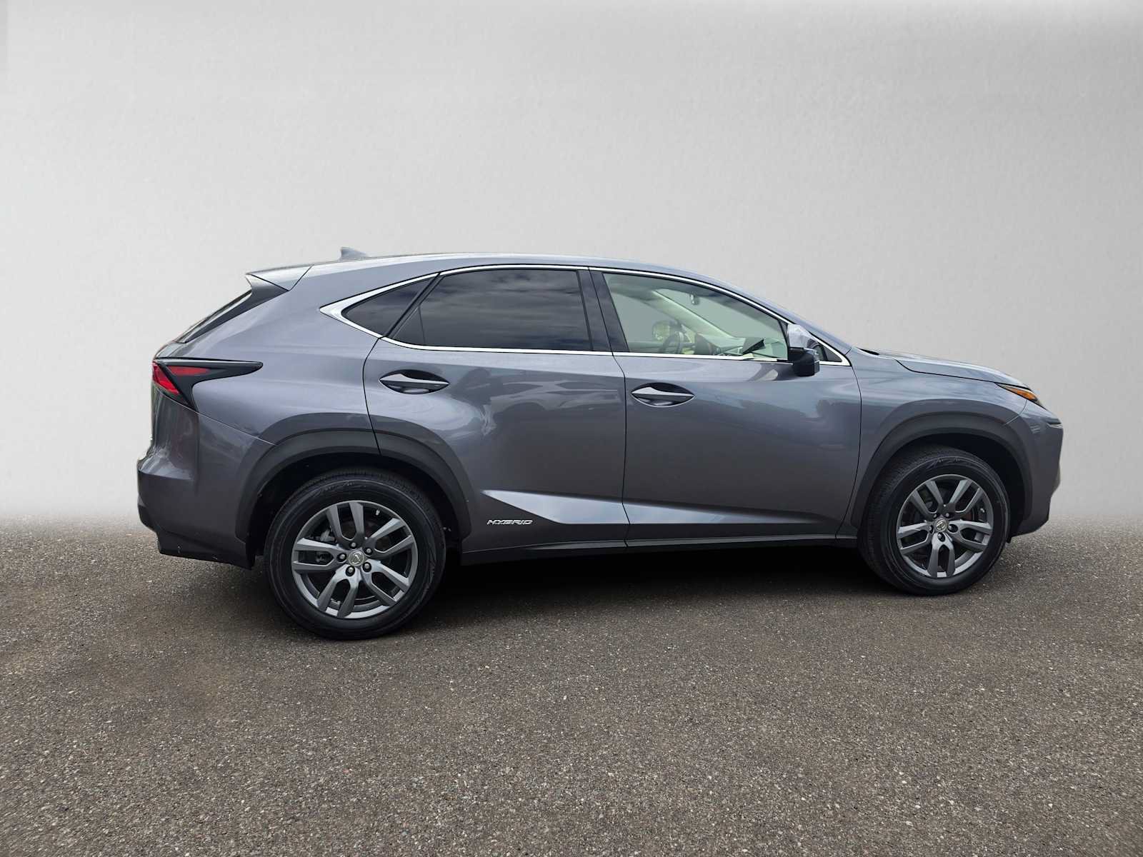 Used 2015 Lexus NX 300h FWD w/ Premium Package image 2