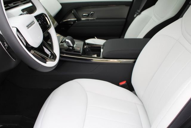 New 2025 Land Rover Range Rover Sport Dynamic SE image 18