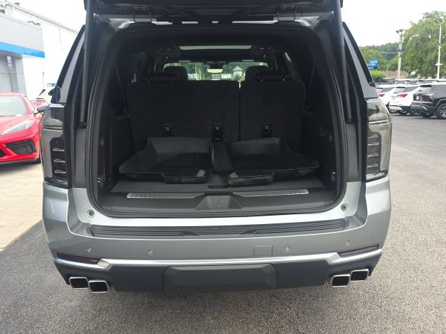 Used 2025 Chevrolet Suburban High Country AWD/4WD image 35
