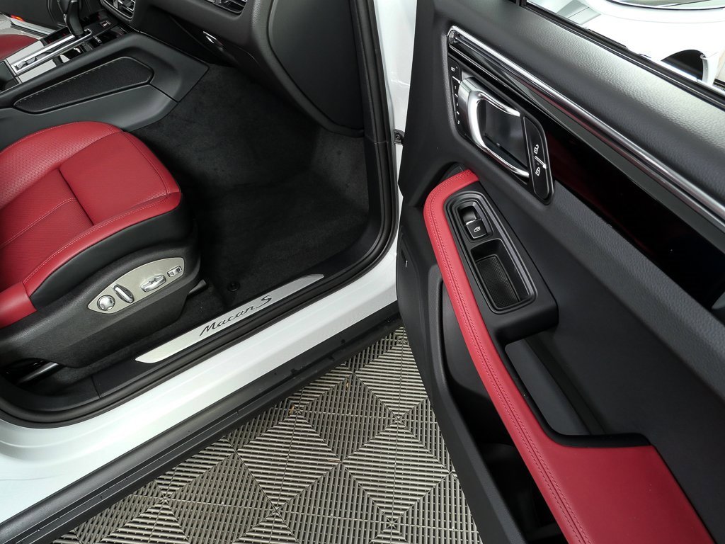 New 2026 Porsche Macan S image 26