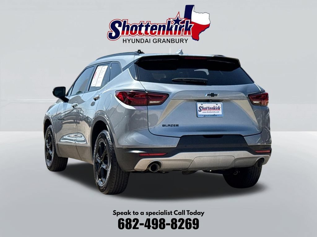 Used 2024 Chevrolet Blazer LT w/ Midnight/Sport Edition FWD image 8