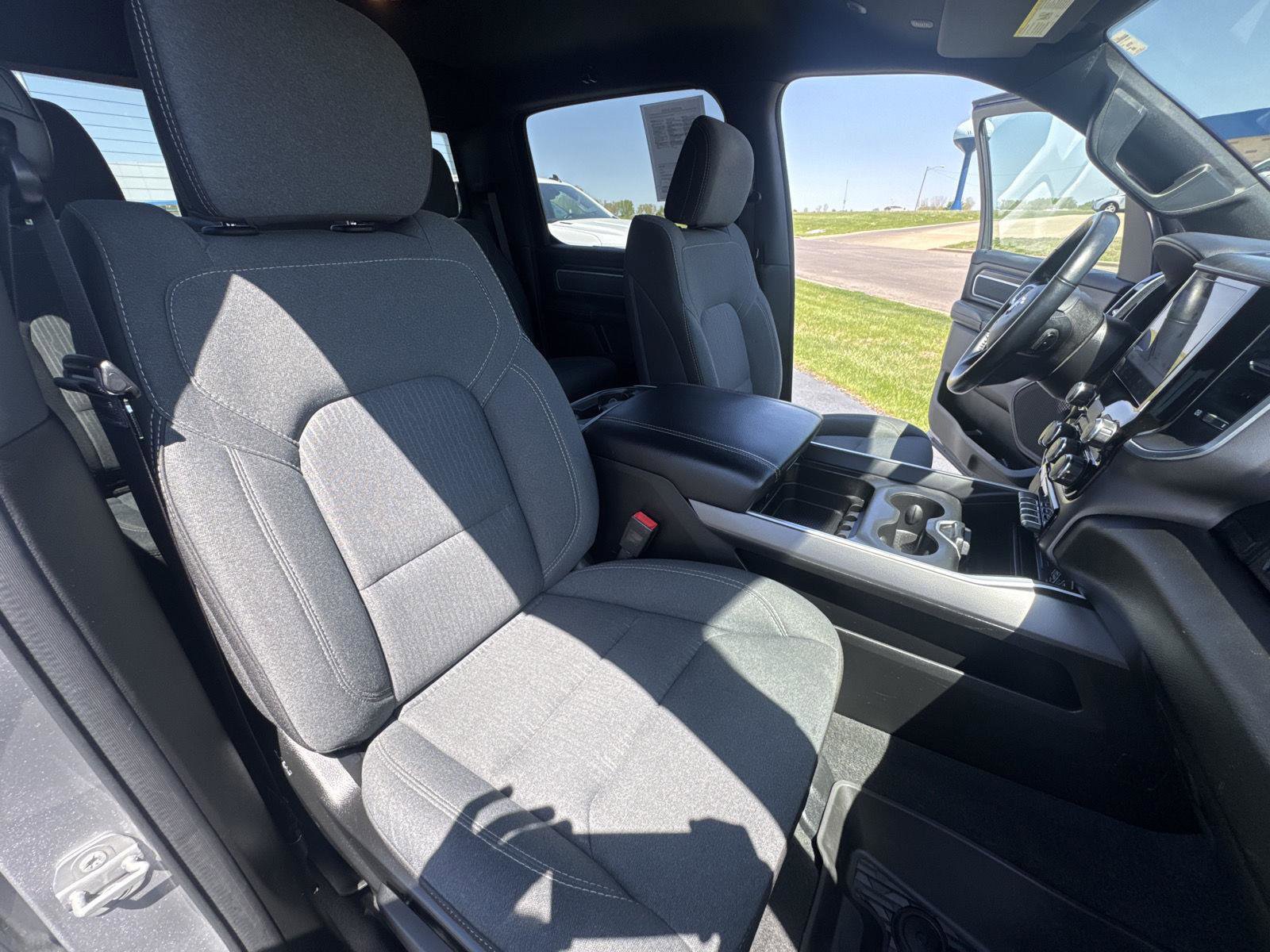 Used 2022 RAM 1500 Big Horn AWD/4WD image 15