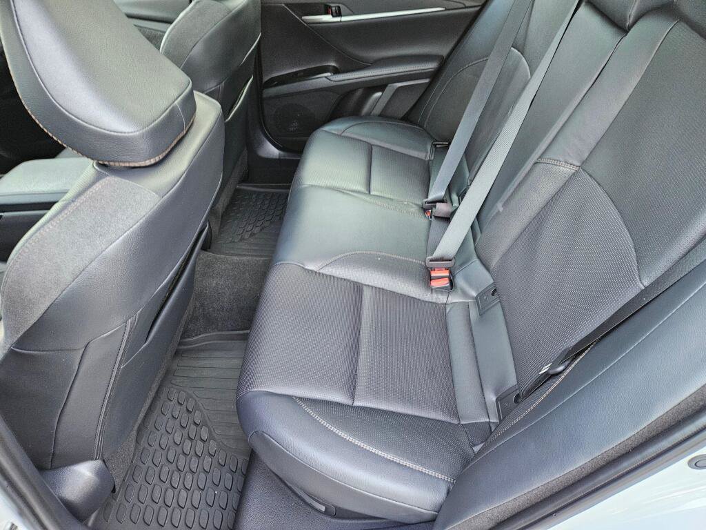 Used 2025 Toyota Camry XLE AWD/4WD image 11