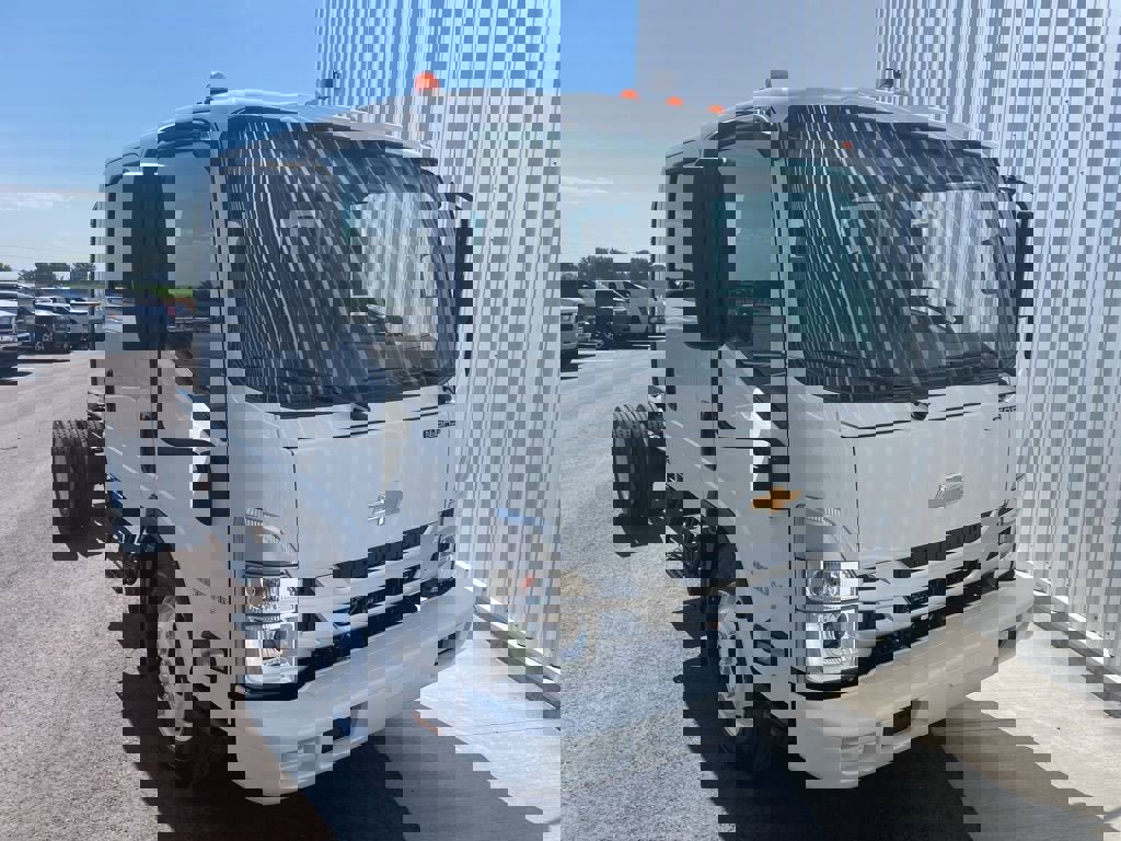New 2025 Chevrolet Low Cab Forward image 3