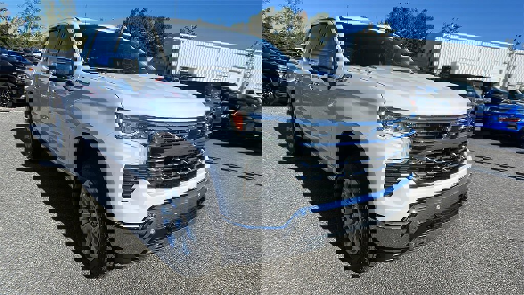 New 2026 Chevrolet Silverado 1500 LTZ w/ LTZ Premium Package image 3