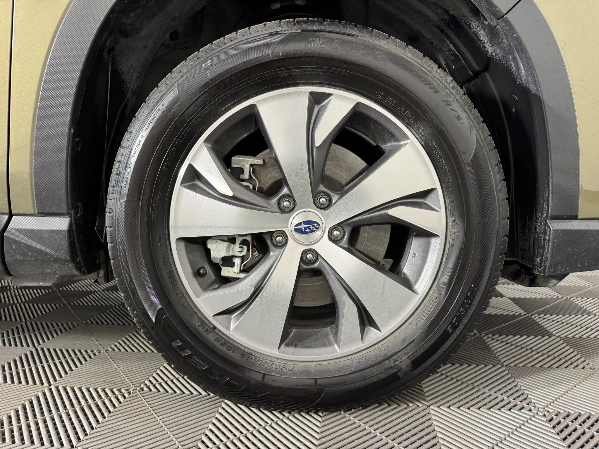 Used 2024 Subaru Ascent Premium w/ Convenience Package image 48