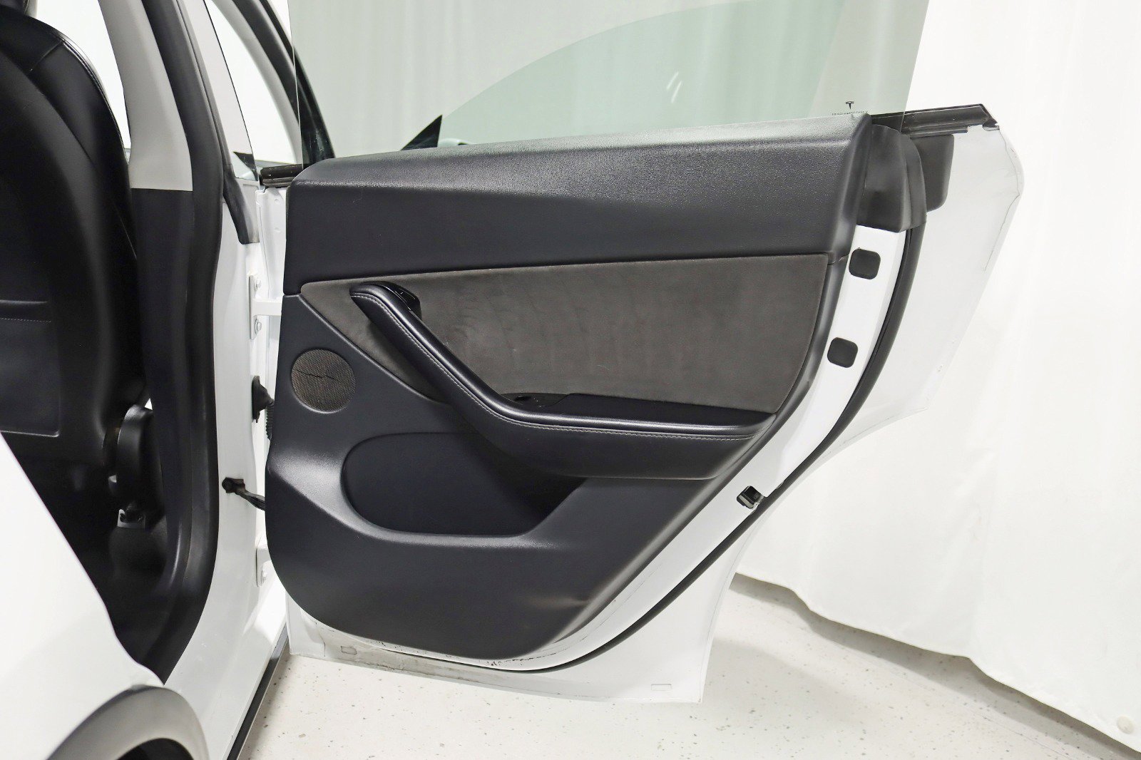 Used 2020 Tesla Model Y Long Range image 35