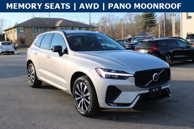 Used 2025 Volvo XC60 B5 Plus image 2