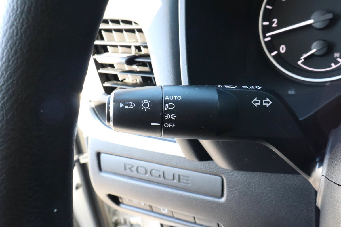 Used 2024 Nissan Rogue S FWD image 16