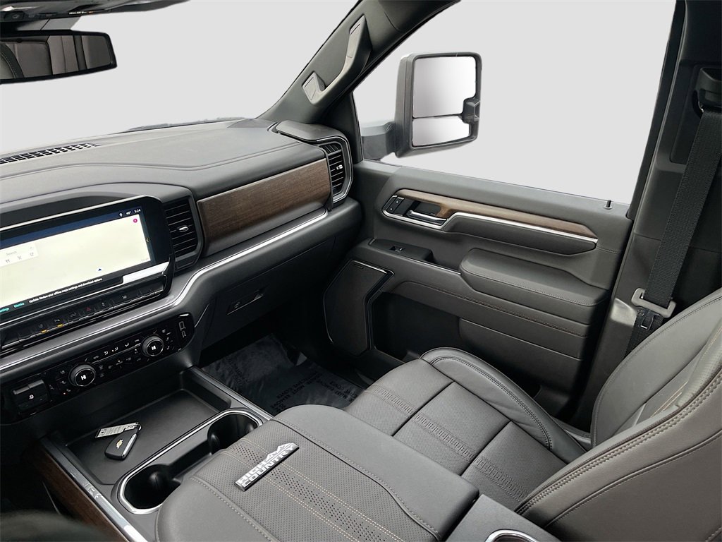 Used 2025 Chevrolet Silverado 3500 High Country image 24