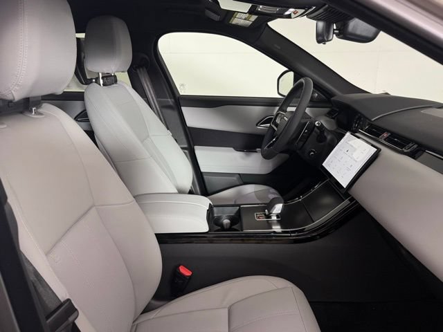 Certified 2026 Land Rover Range Rover Velar Dynamic SE AWD/4WD image 36