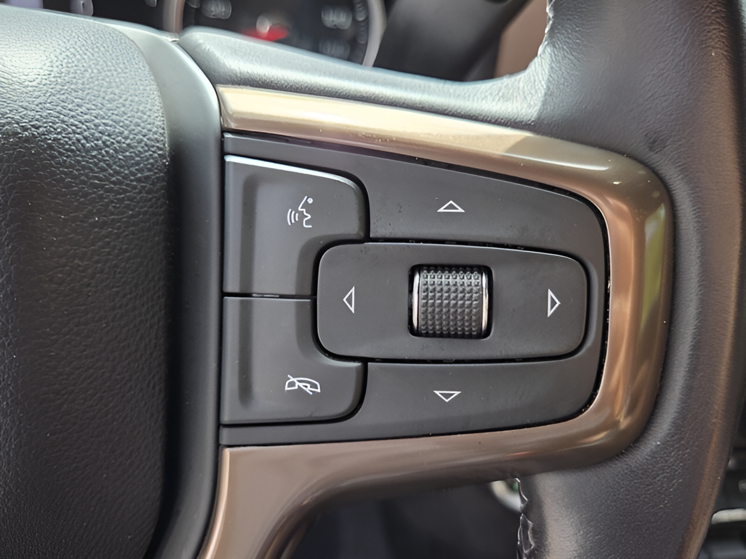 Certified 2021 Chevrolet Silverado 1500 High Country w/ Technology Package AWD/4WD image 24