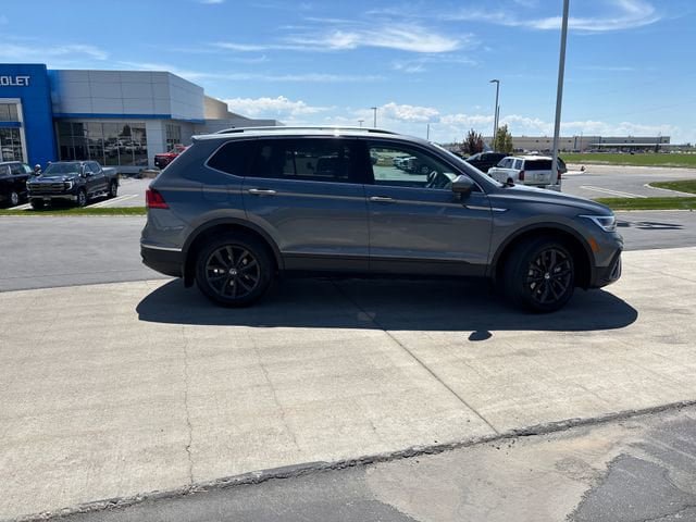 Used 2024 Volkswagen Tiguan SE w/ Panoramic Sunroof Package AWD/4WD video 2