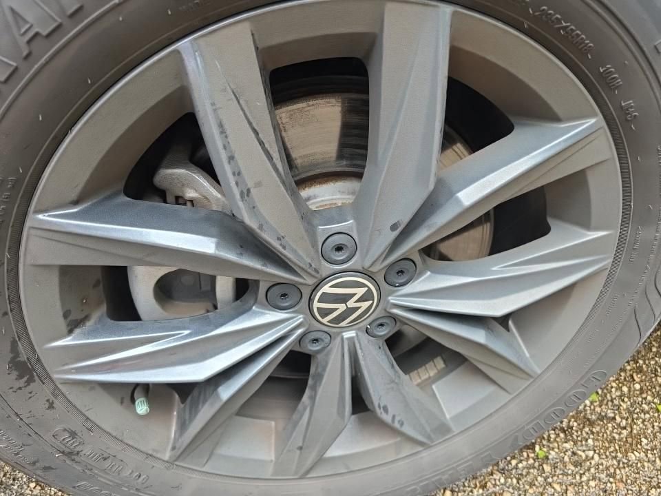 Used 2022 Volkswagen Tiguan SE image 18