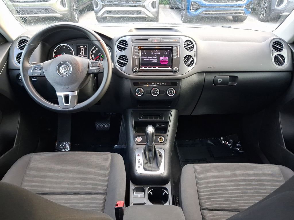 Used 2018 Volkswagen Tiguan Limited w/ Premium Package FWD image 9