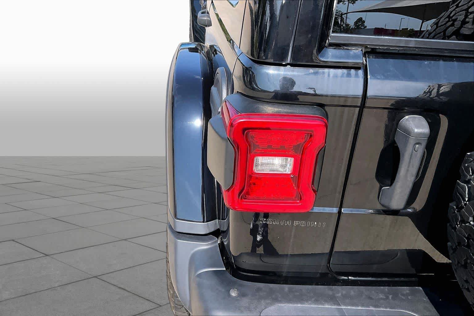 Used 2021 Jeep Wrangler Unlimited Rubicon AWD/4WD image 27