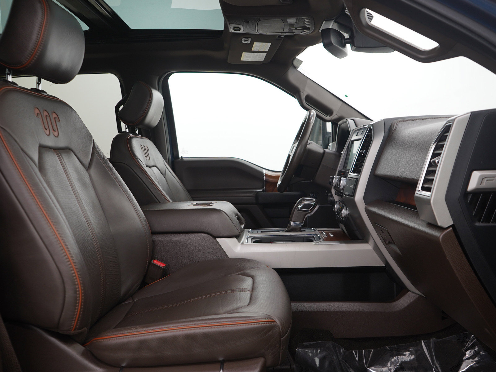Used 2017 Ford F150 King Ranch w/ Equipment Group 601A Luxury AWD/4WD image 13