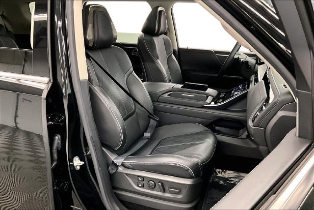 Used 2025 INFINITI QX80 Sensory AWD/4WD image 8