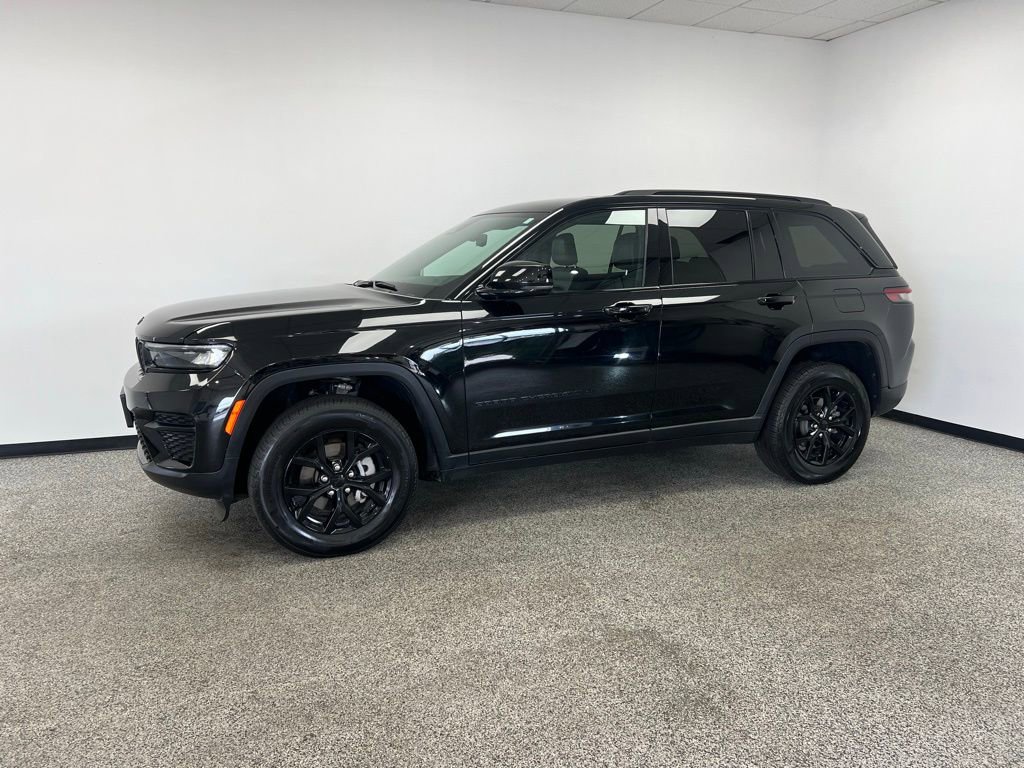 Used 2024 Jeep Grand Cherokee Altitude image 20