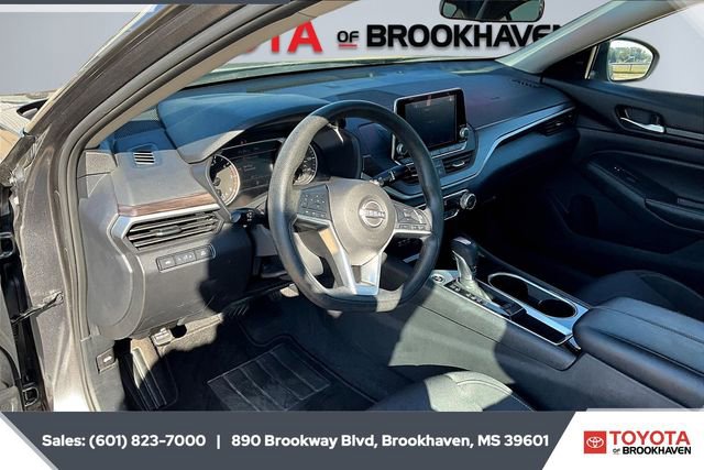 Used 2024 Nissan Altima 2.5 SV image 12