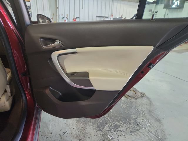 Used 2016 Buick Regal Premium w/ Driver Confidence Package #2 FWD image 26