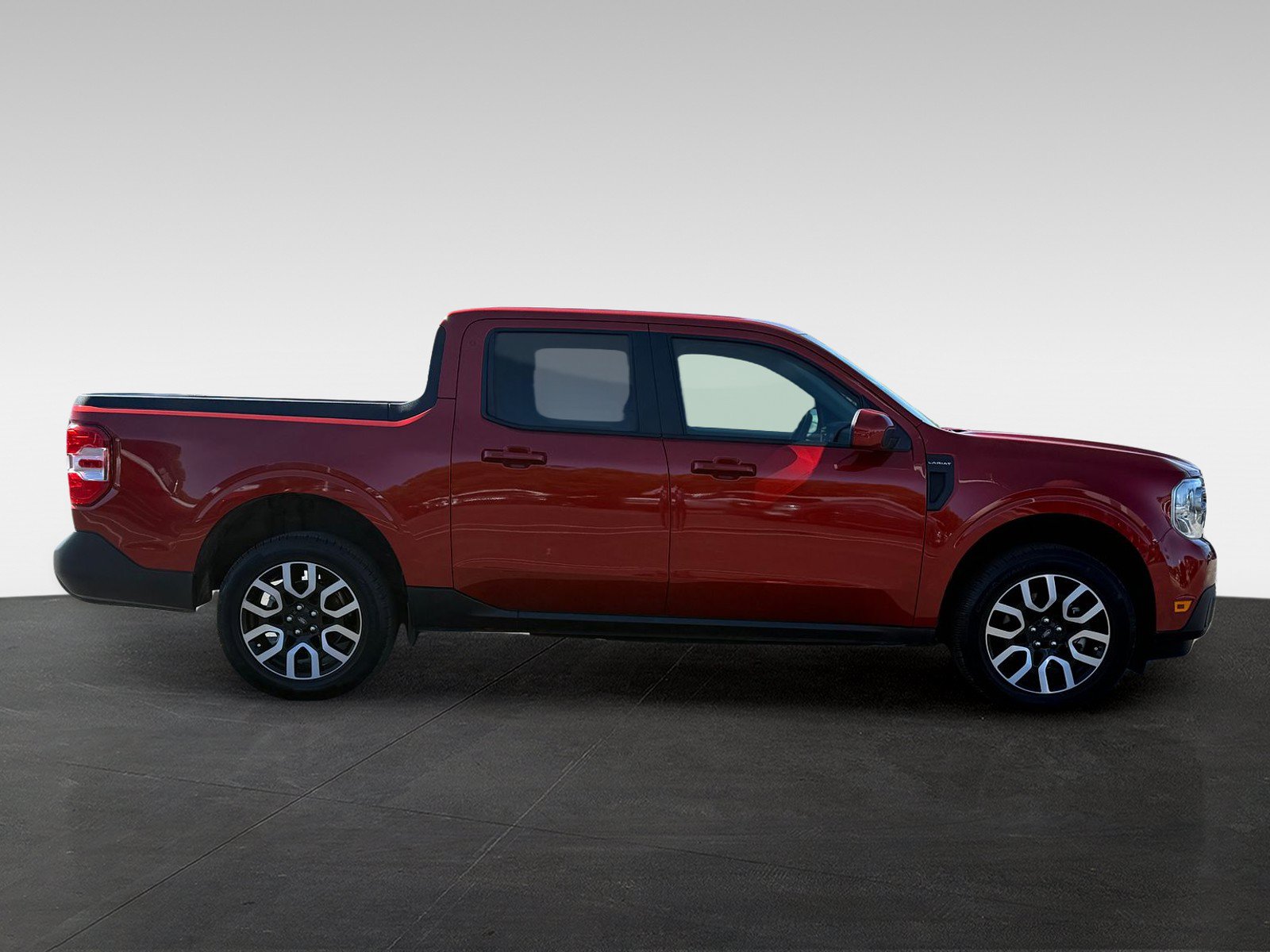 Used 2023 Ford Maverick Lariat FWD image 4