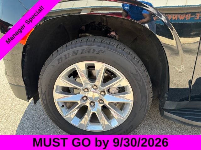Used 2024 Chevrolet Suburban Premier RWD image 38