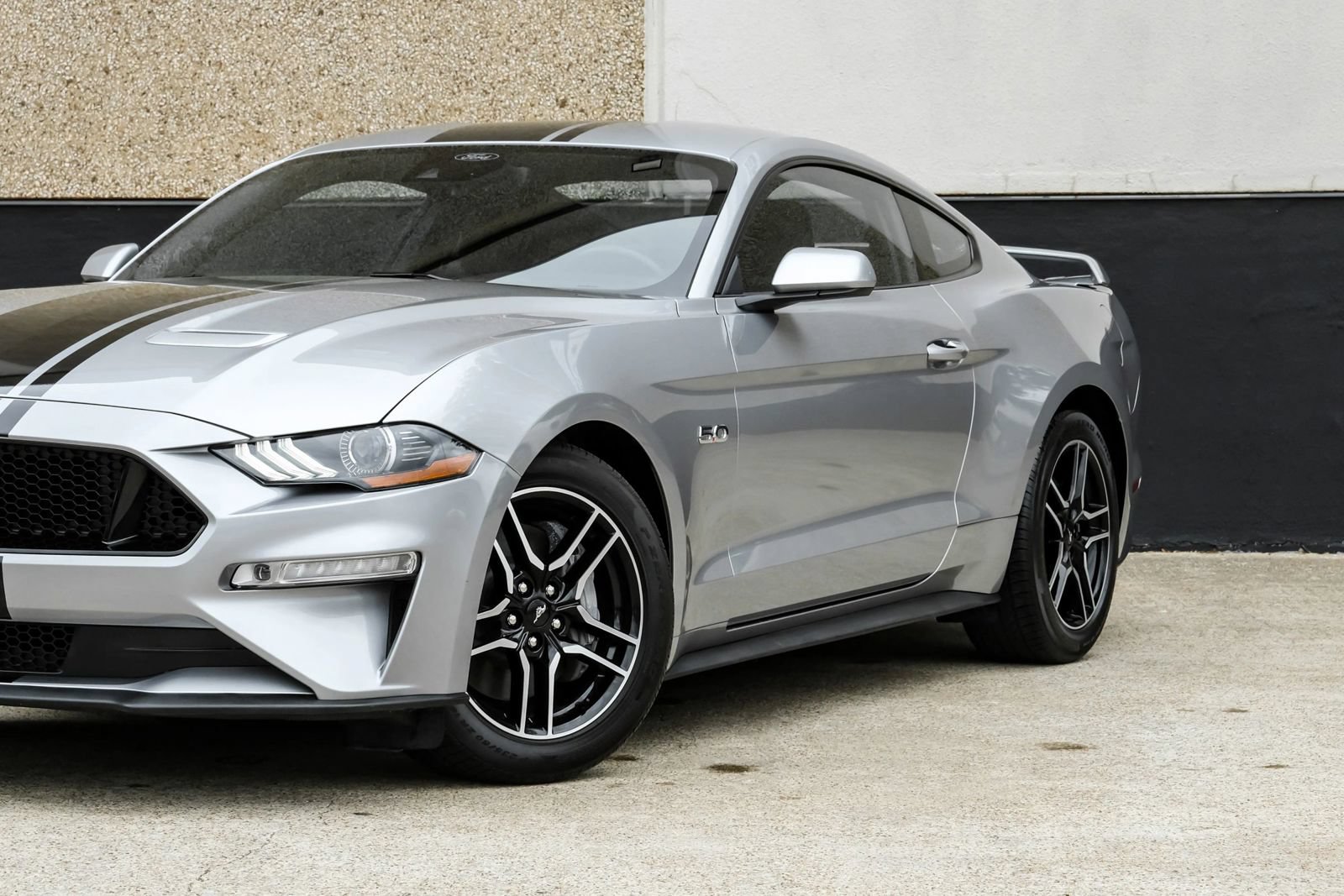 Used 2022 Ford Mustang GT RWD image 5