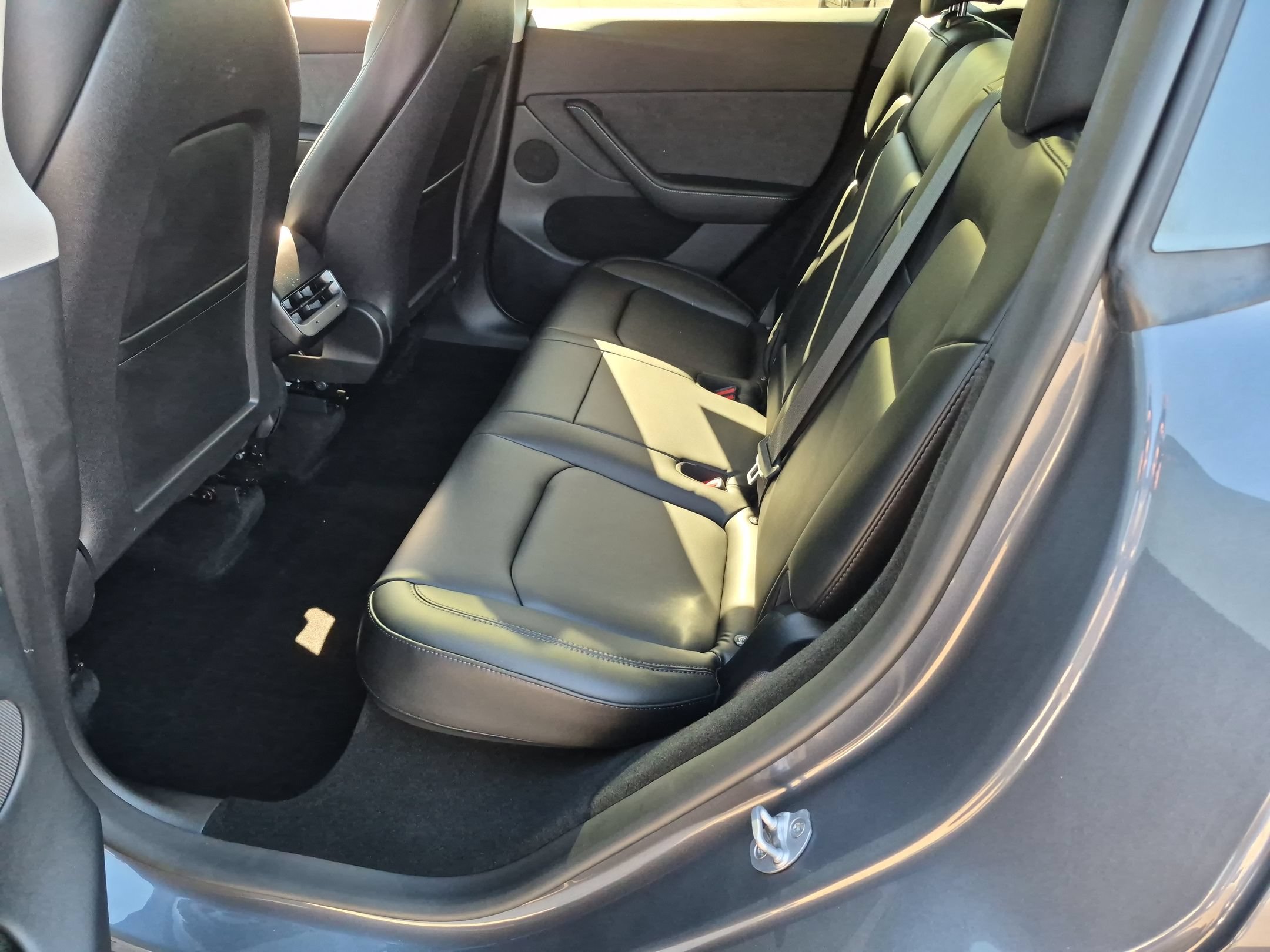 Used 2023 Tesla Model Y Long Range AWD/4WD image 16