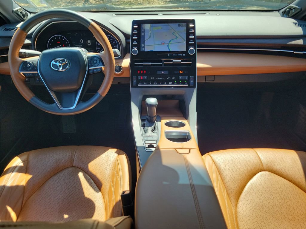 Used 2020 Toyota Avalon Limited image 17