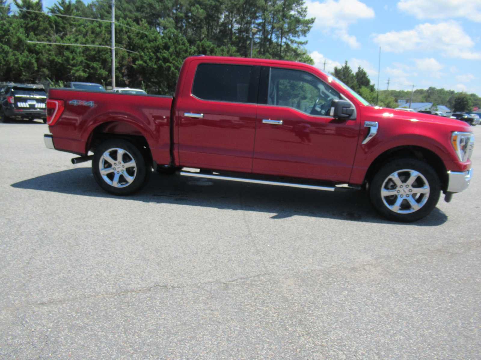Used 2022 Ford F150 XLT w/ Equipment Group 302A High AWD/4WD image 4