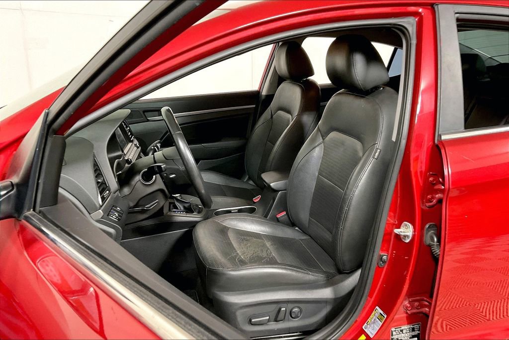 Used 2017 Hyundai Elantra Limited image 23