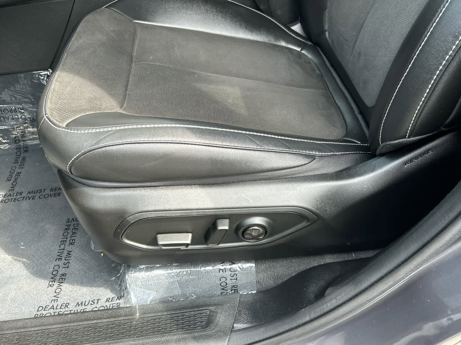 Used 2023 Jeep Grand Cherokee Altitude image 11