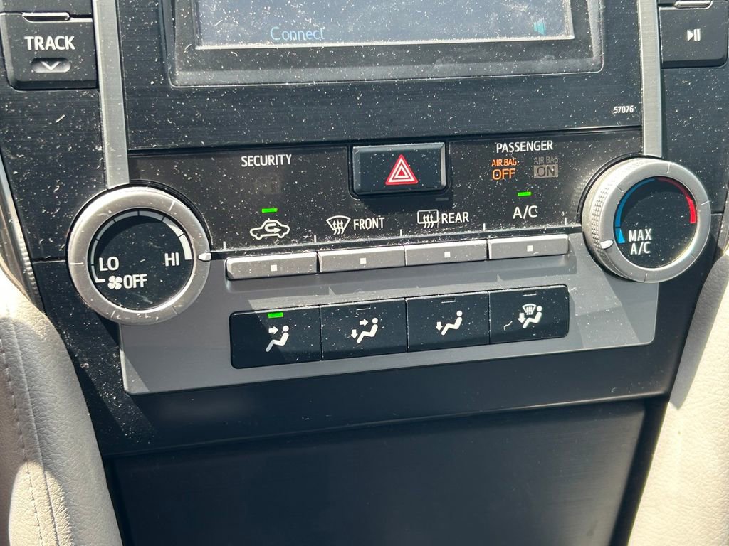 Used 2013 Toyota Camry LE FWD image 26