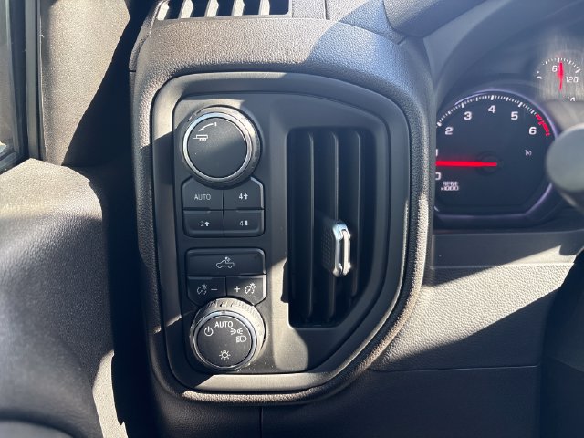Used 2021 Chevrolet Silverado 1500 Custom Trail Boss AWD/4WD image 11