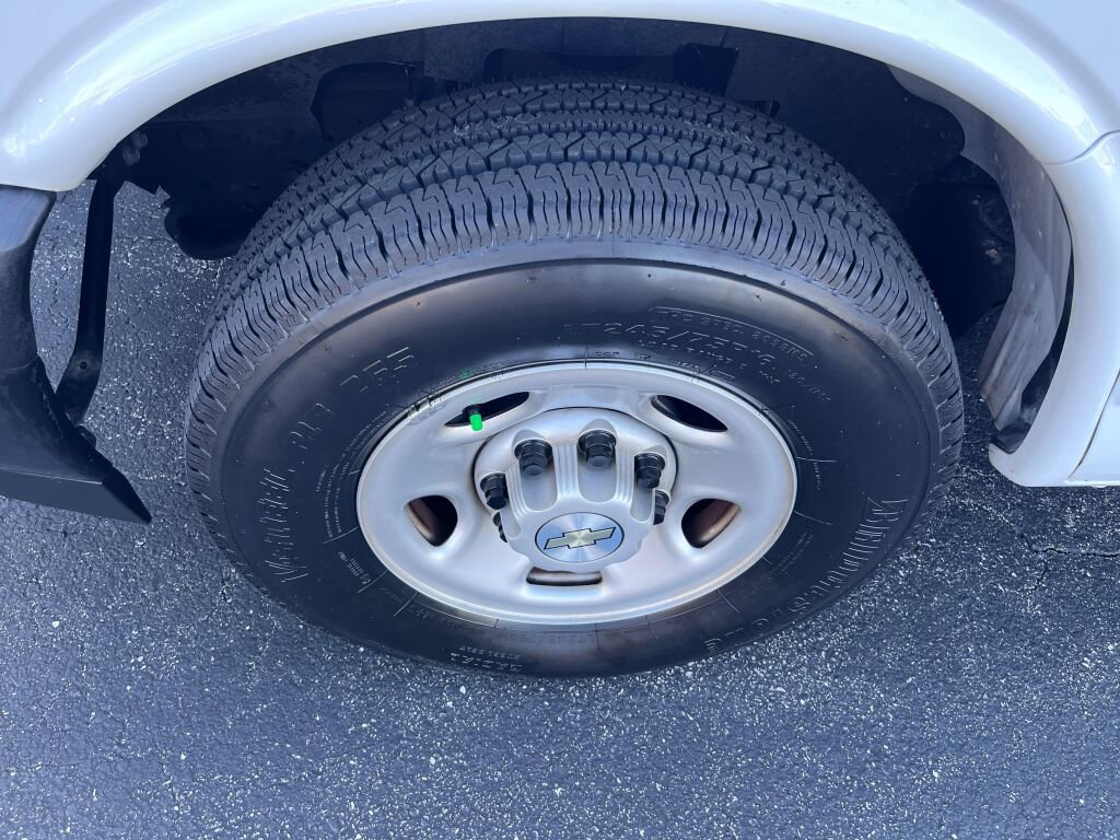 Used 2023 Chevrolet Express 2500 Extended image 10