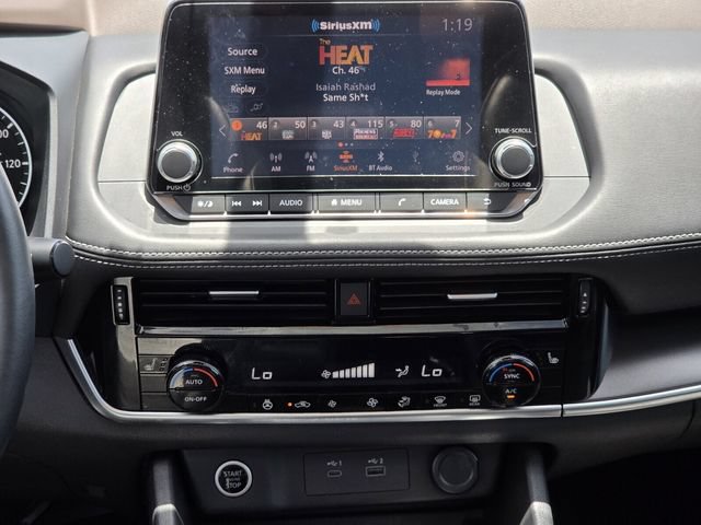 Used 2021 Nissan Rogue SV w/ Premium Package FWD image 12