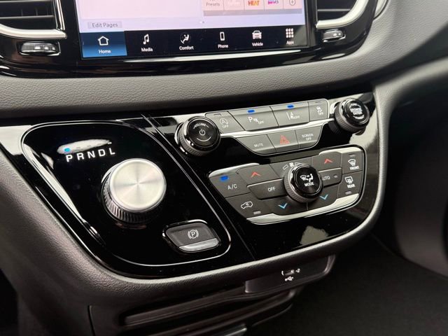 New 2026 Chrysler Voyager LX image 21