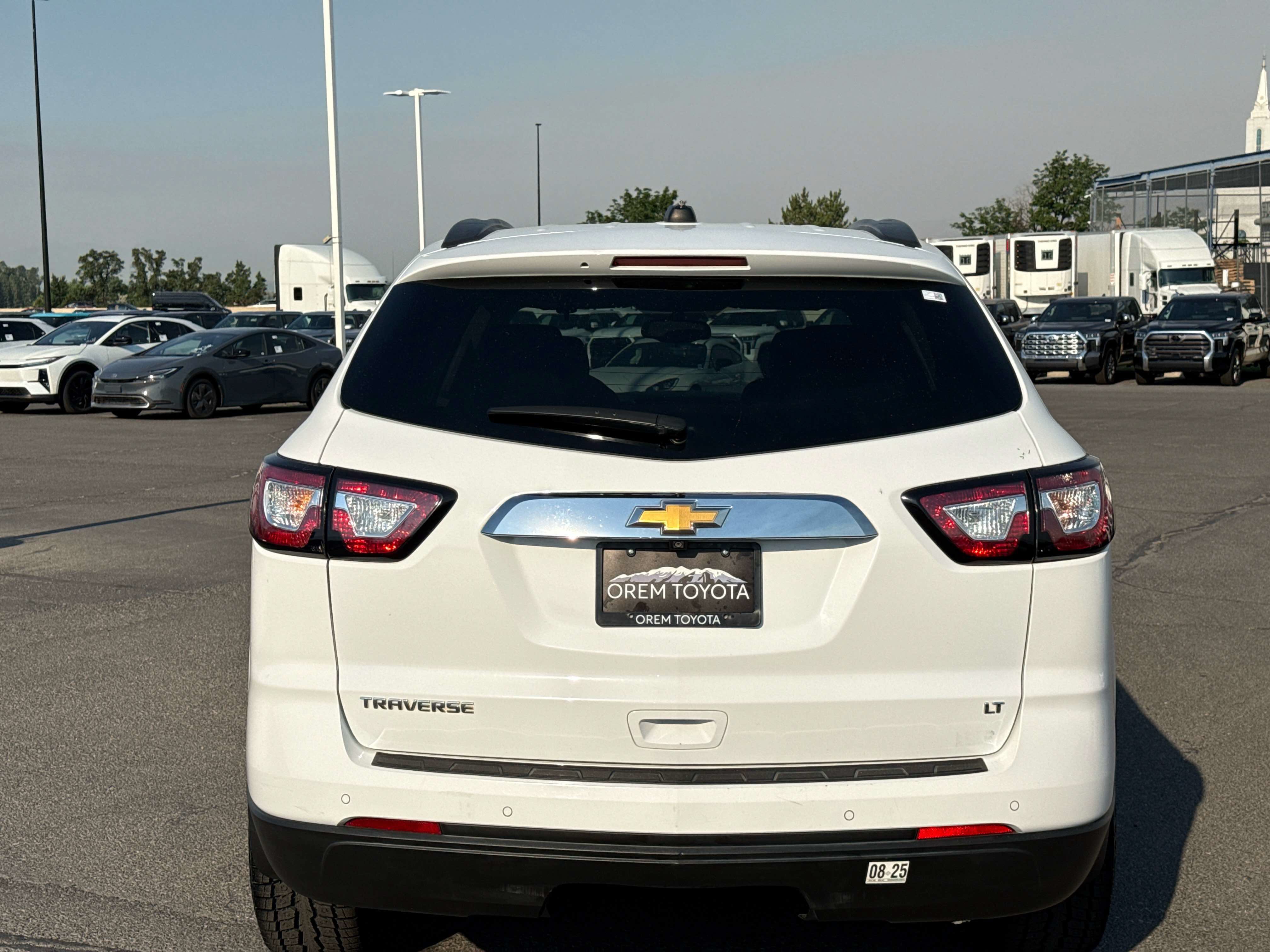 Used 2017 Chevrolet Traverse LT FWD image 4