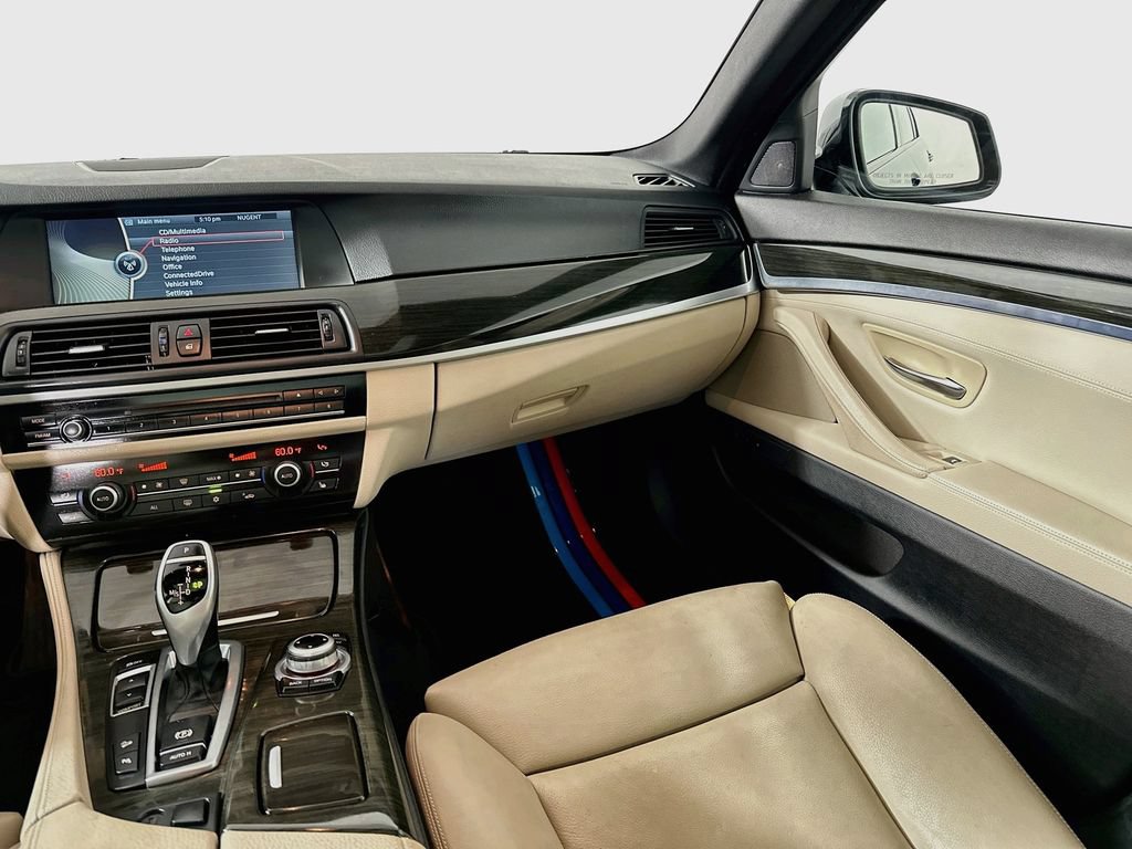 Used 2011 BMW 550i xDrive Sedan AWD/4WD image 20