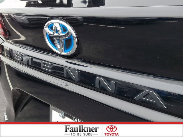 Certified 2025 Toyota Sienna XLE image 30