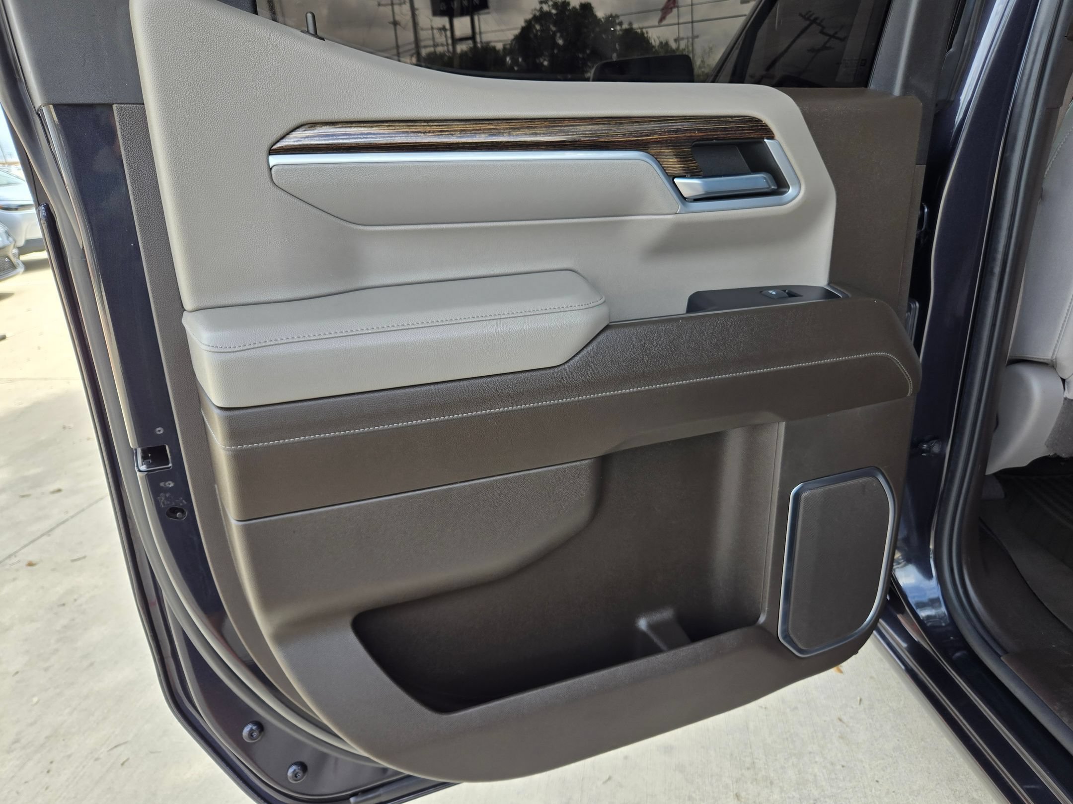 Certified 2023 GMC Sierra 1500 SLE RWD image 31