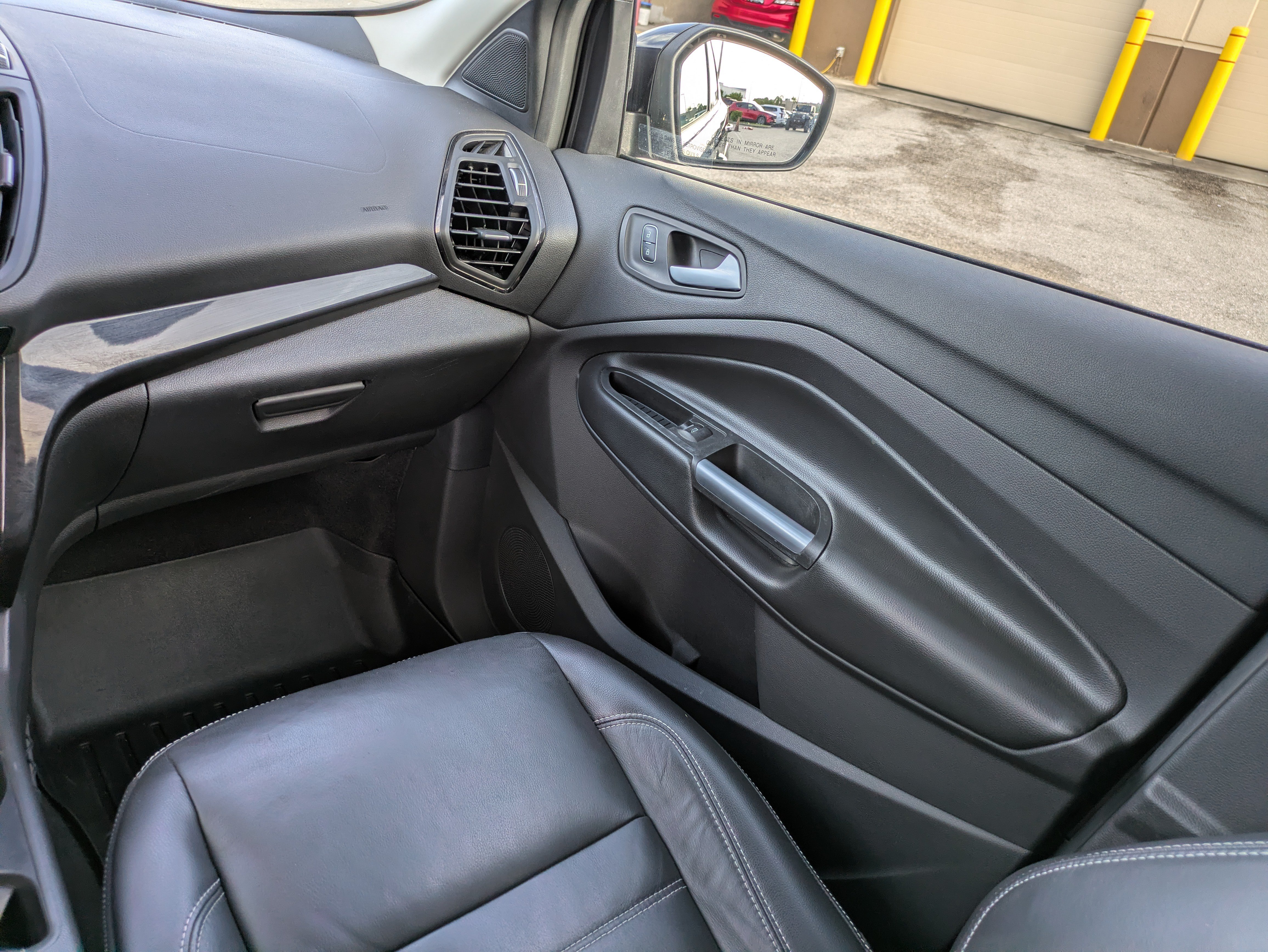 Used 2017 Ford Escape Titanium w/ Canadian Touring Package AWD/4WD image 17