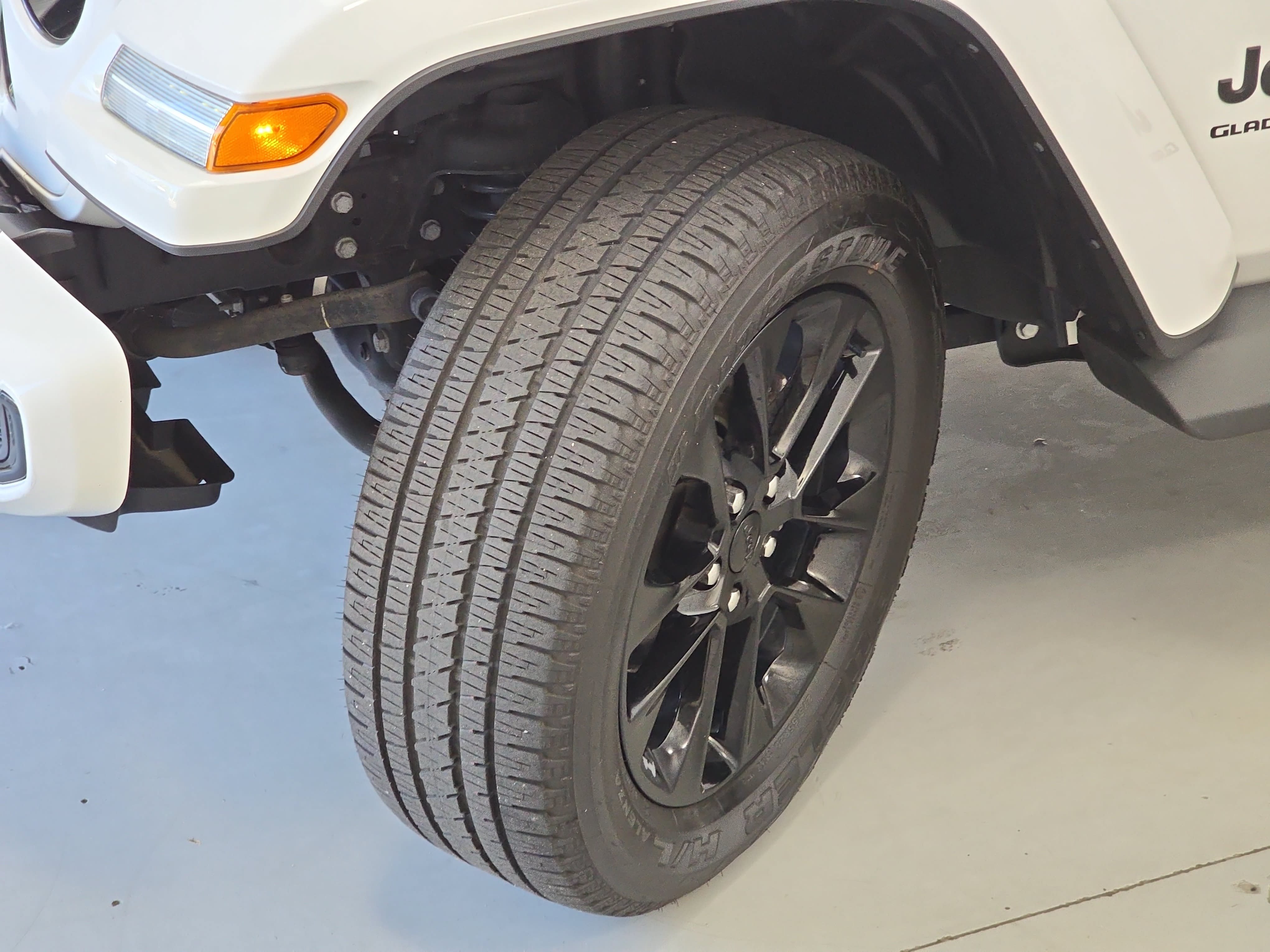 Used 2023 Jeep Gladiator Overland AWD/4WD image 31