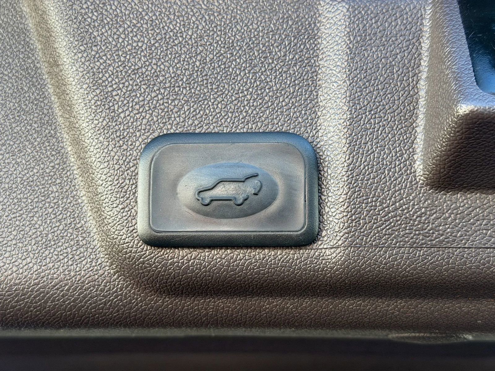 Used 2016 Buick Enclave Leather image 18